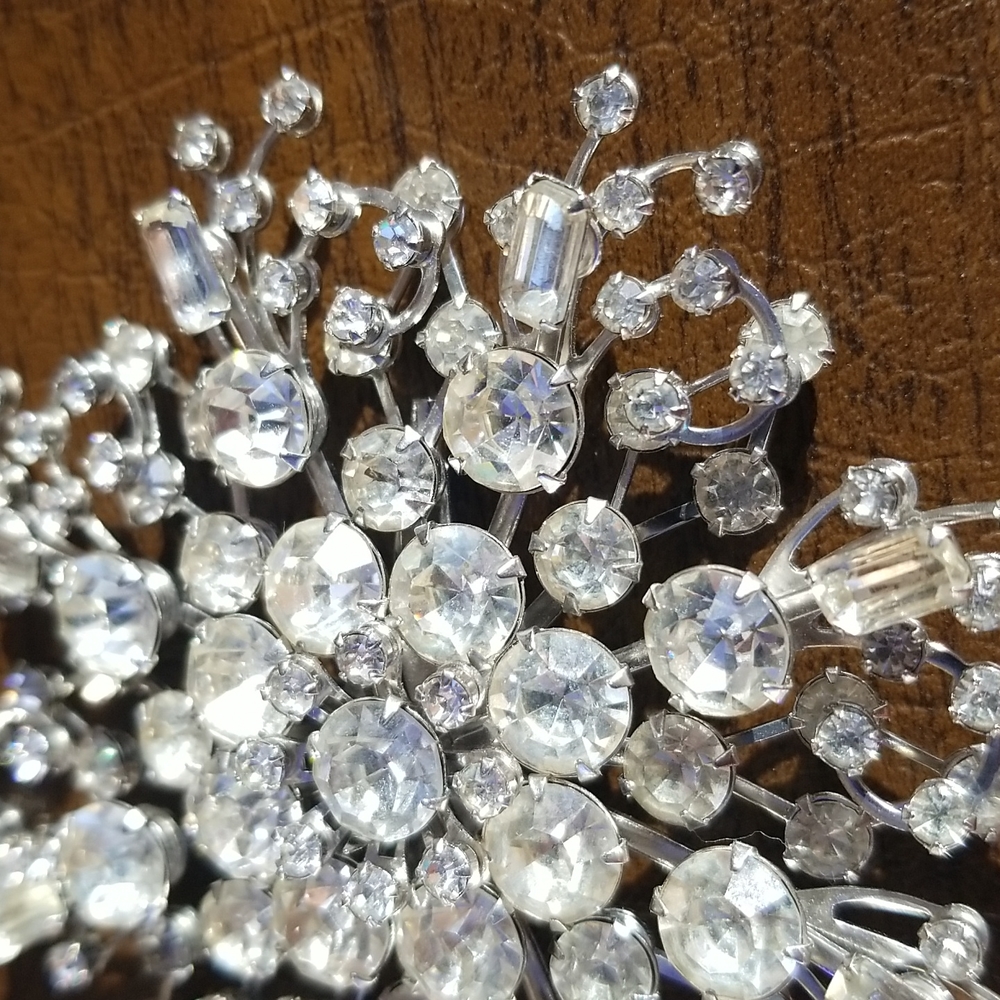 Vintage Large Rhinestone Snowflake Brooch - Picture 4 of 9